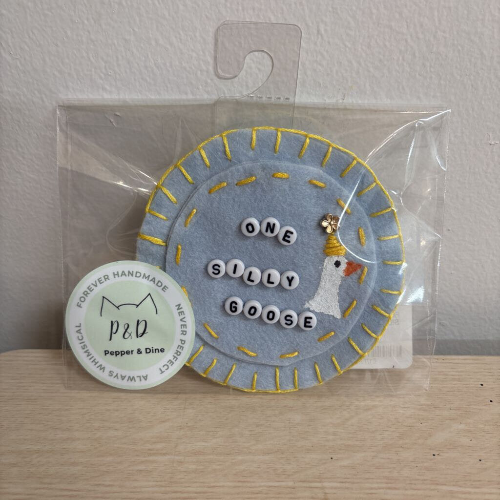 FELT BIRTHDAY BUTTON- "ONE SILLY GOOSE"