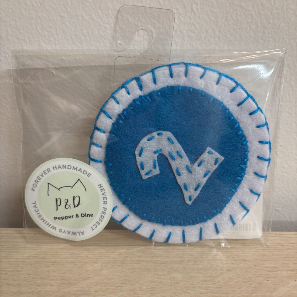 FELT BIRTHDAY BUTTON- "2"