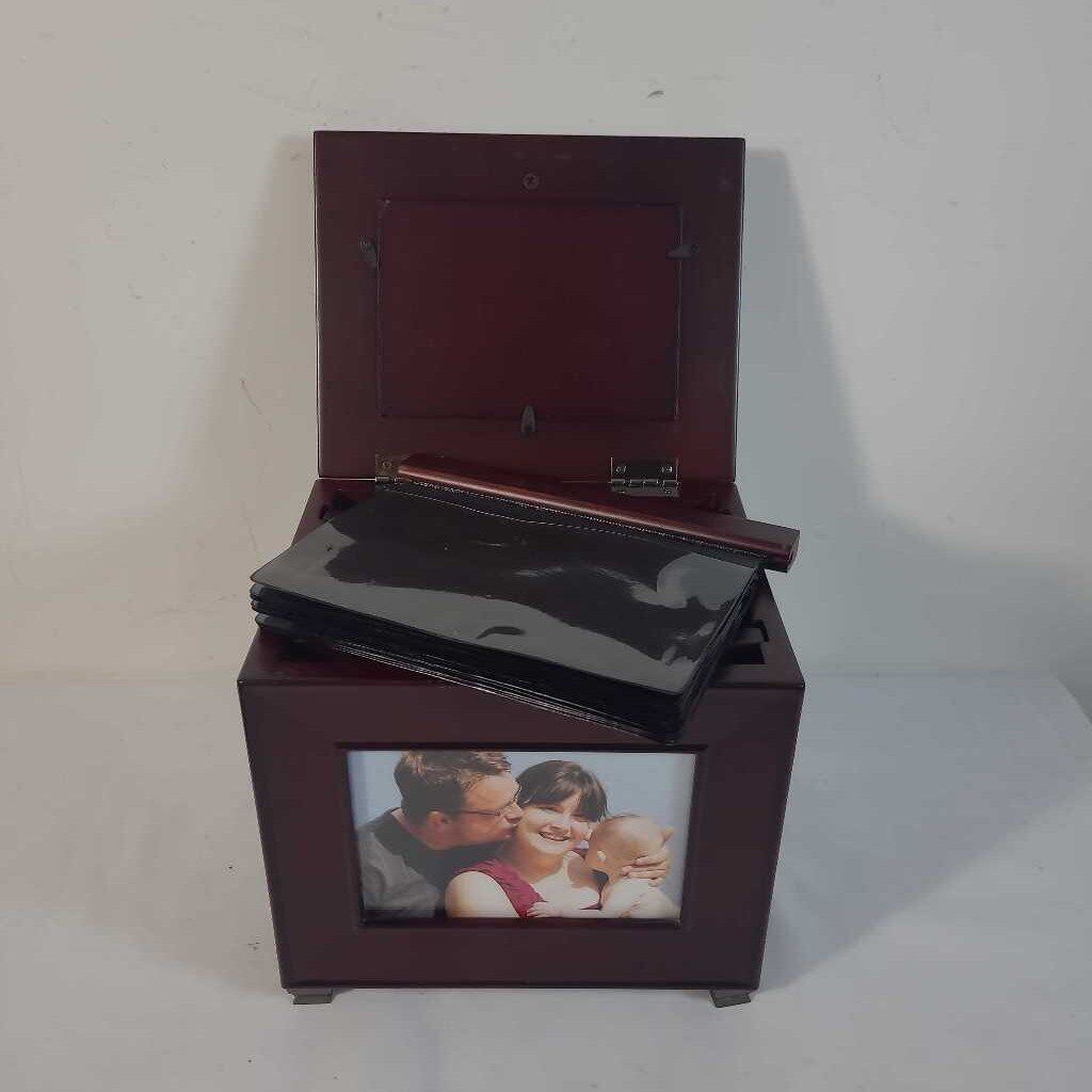 LG BOMBAY PHOTO BOX
