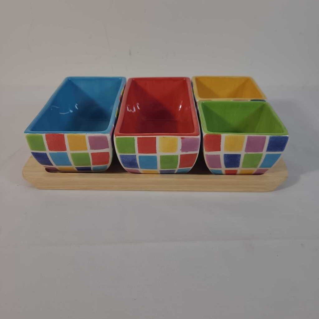 COLOURFUL DIVIDED DISHES ON TRAY