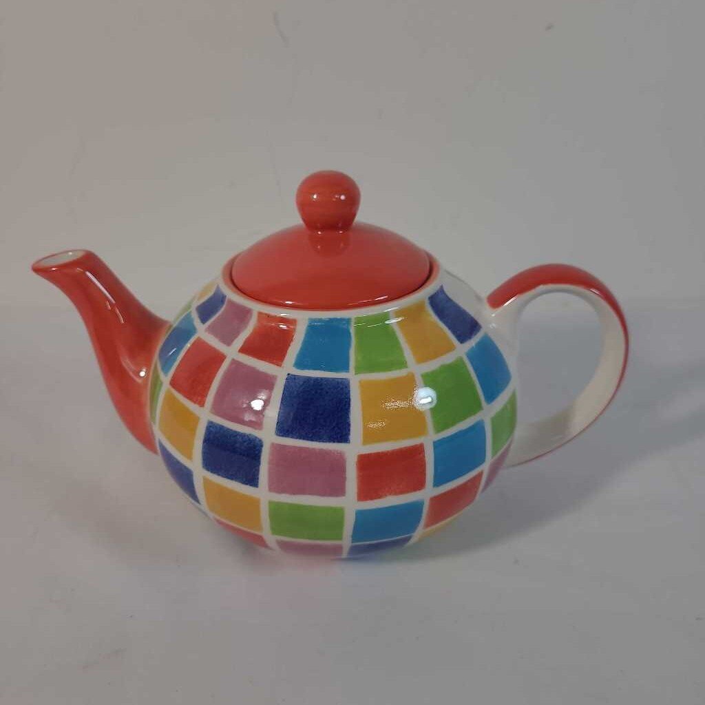COLOURFUL TEAPOT