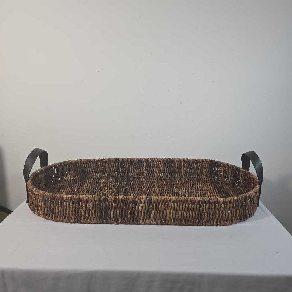 OVAL WOVEN TRAY W/HANDLES