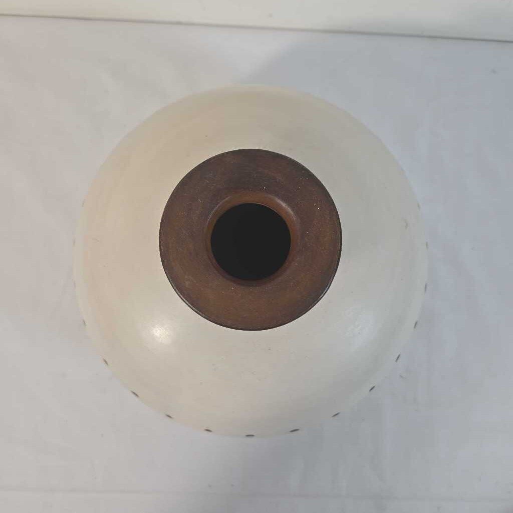 PERUVIAN HANDMADE VASE