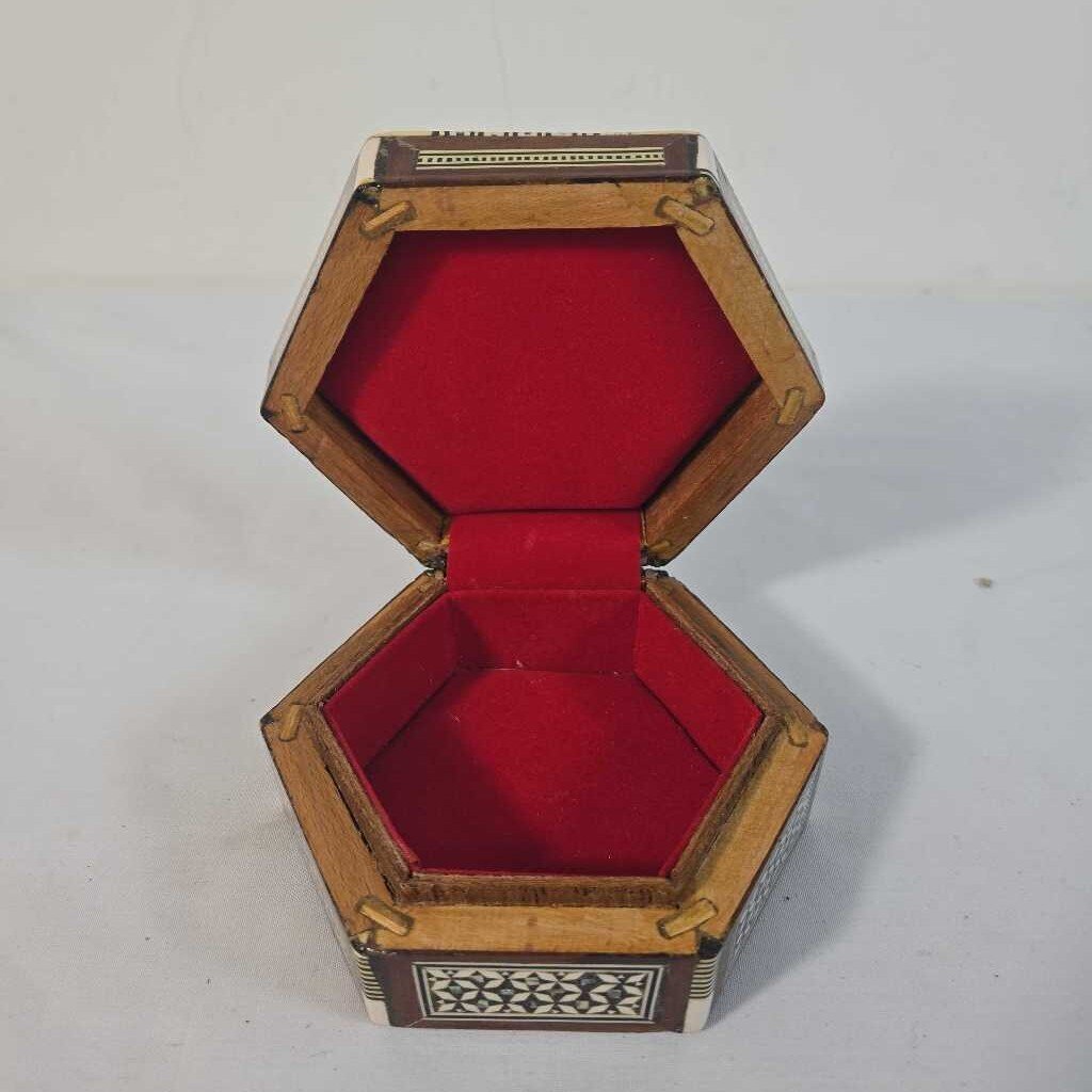 VTG MOTHER OF PEARL INLAY BOX