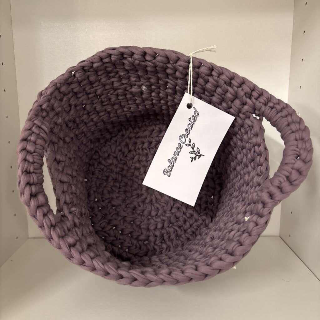 KNOTTED BASKET WITH HANDLES