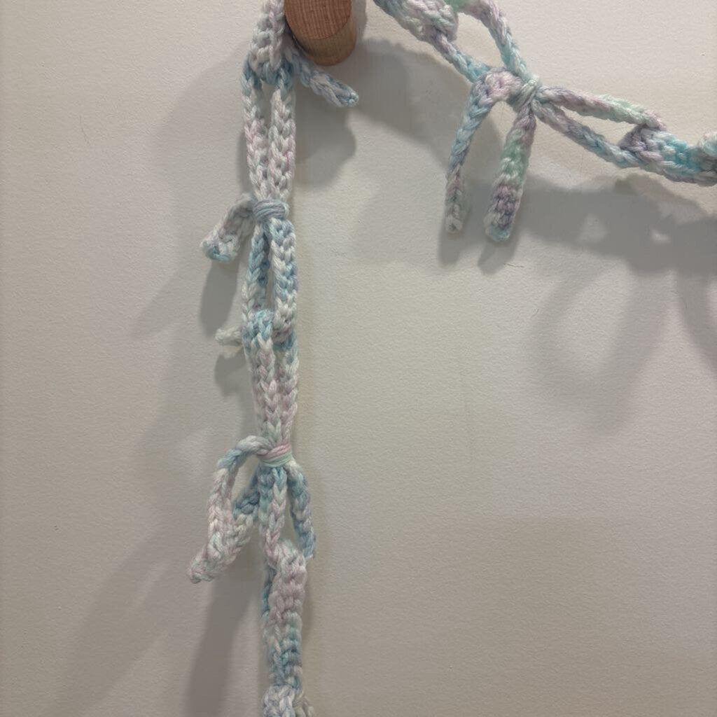 BOW GARLAND
