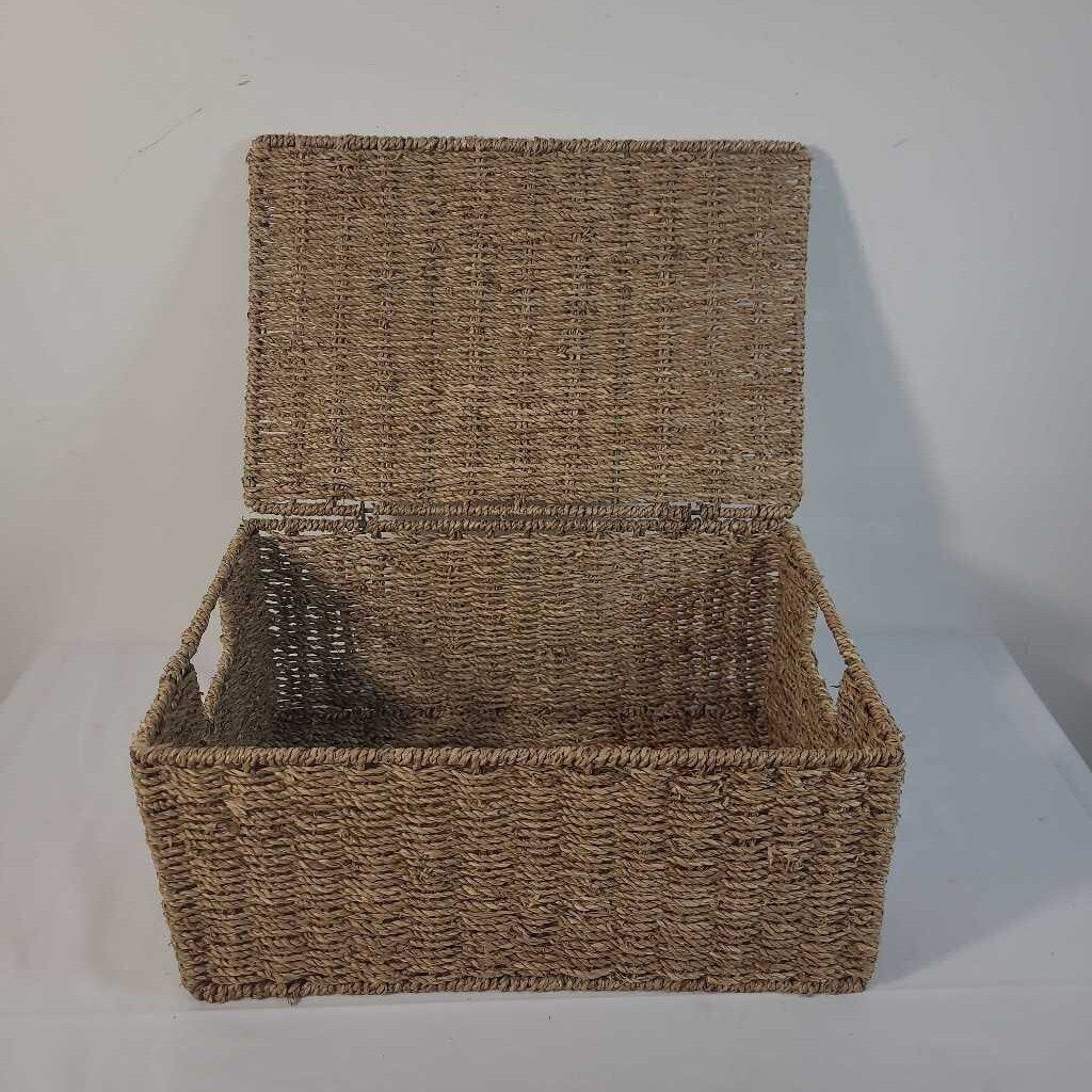 LIDDED BASKET