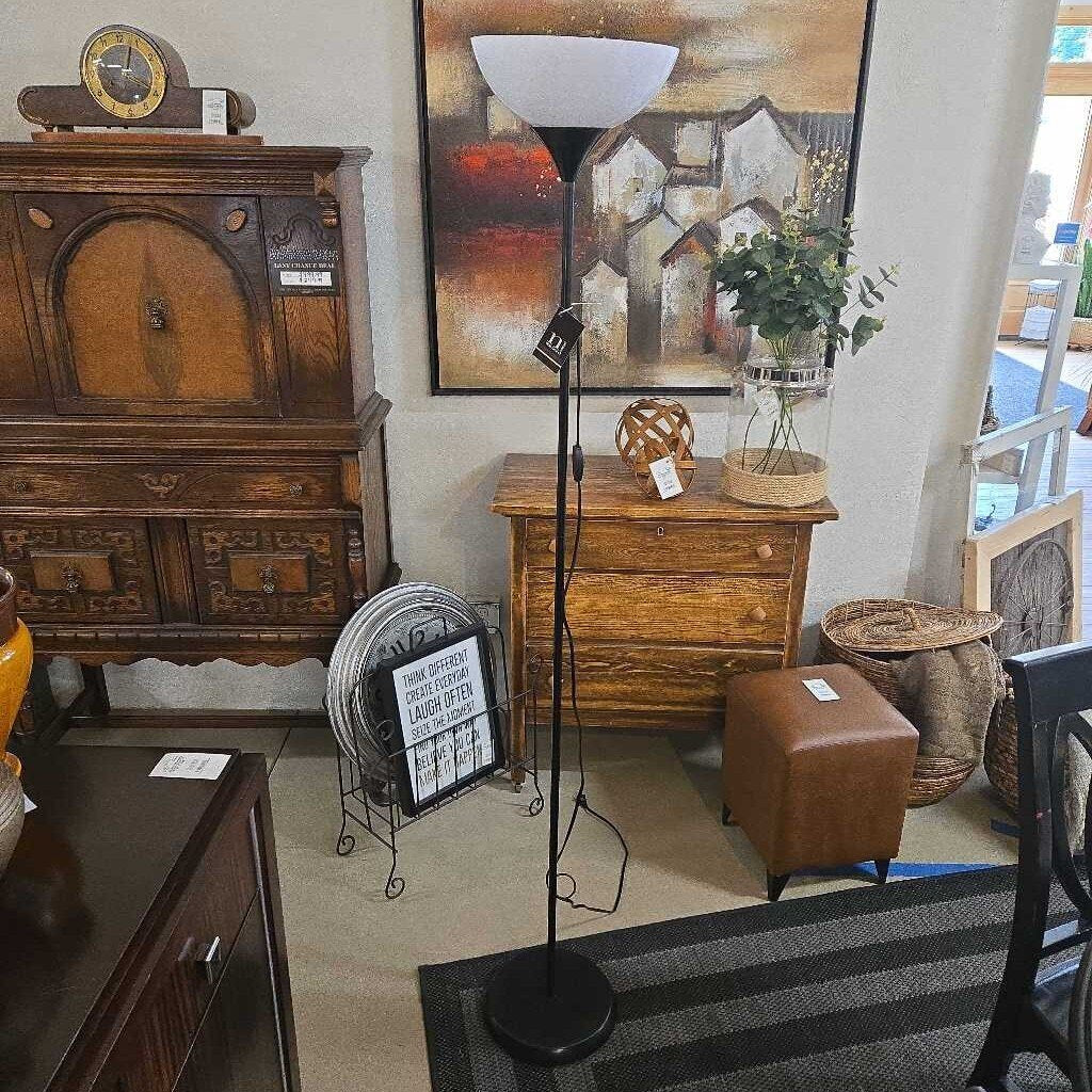 FLOOR LAMP