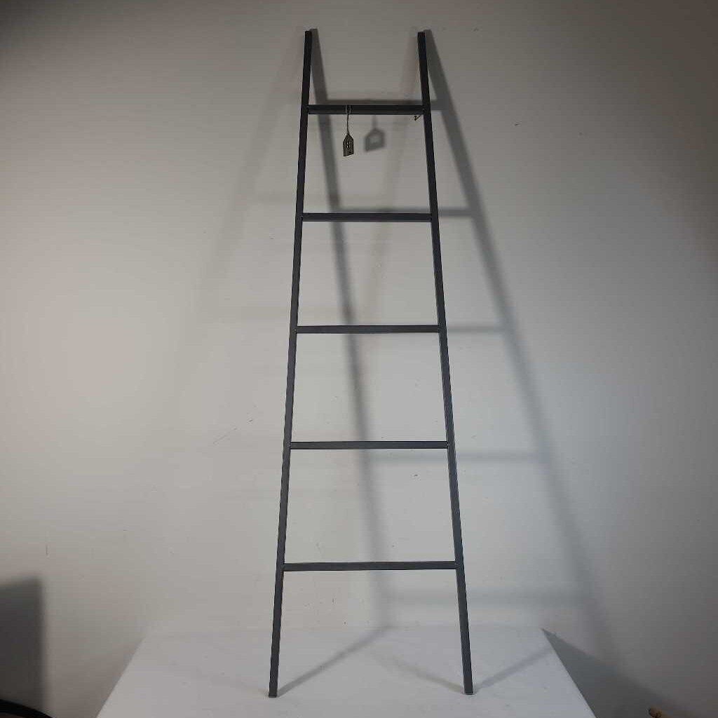 SM SILVER LADDER