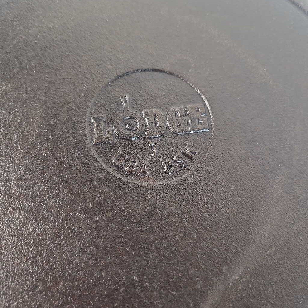 LODGE CASE- IRON FRYING PAN