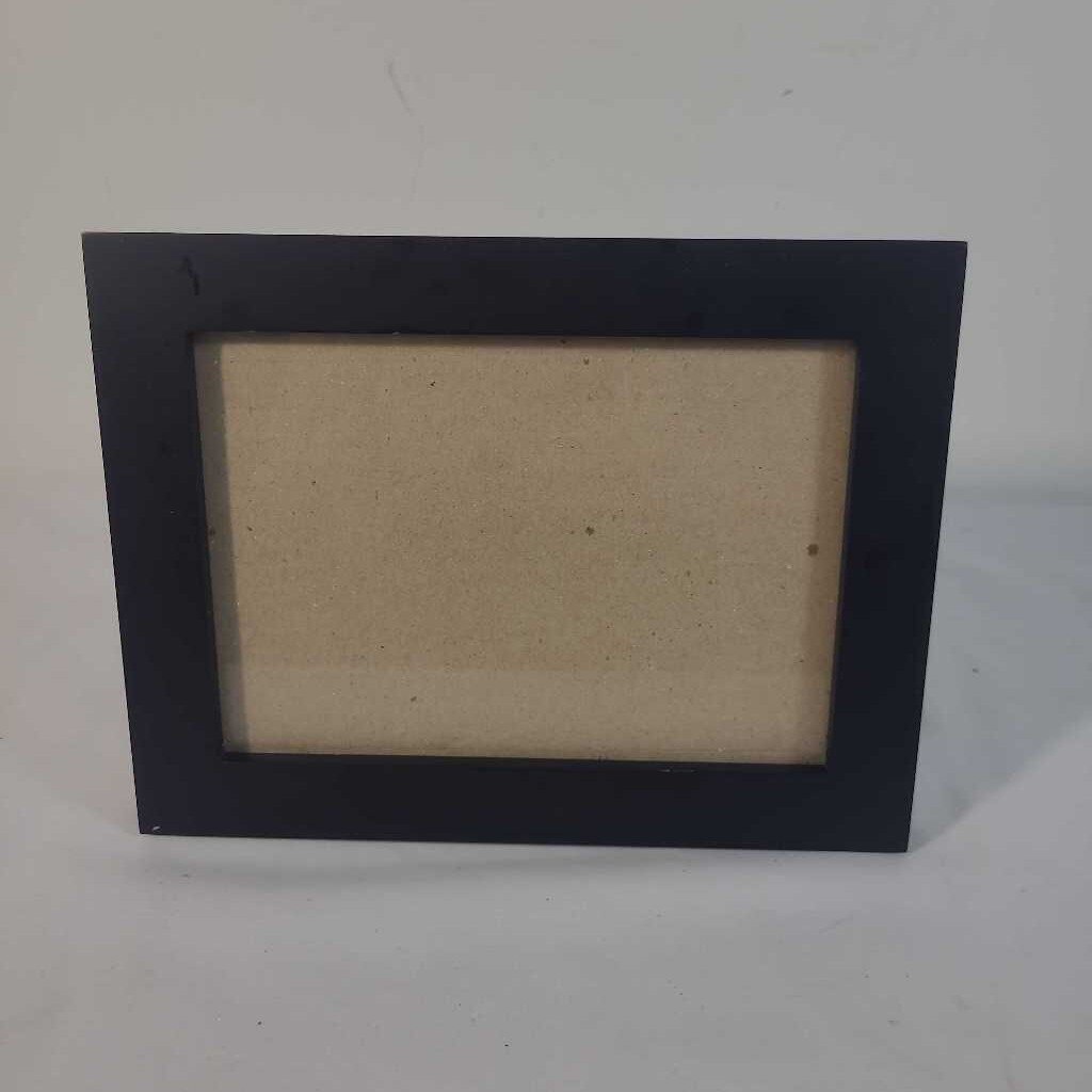 BLACK WOOD PICTURE FRAME