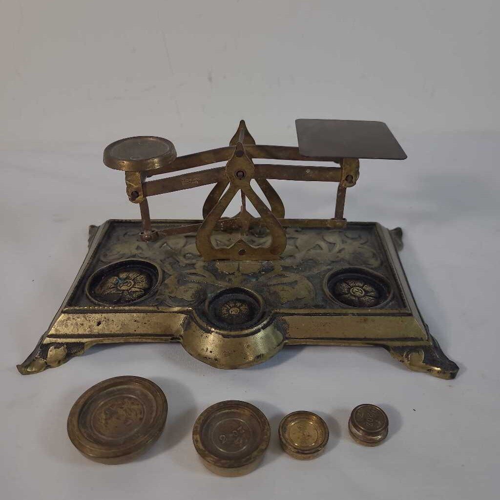 ANTIQUE BRASS SCALE W/4 WEIGHTS