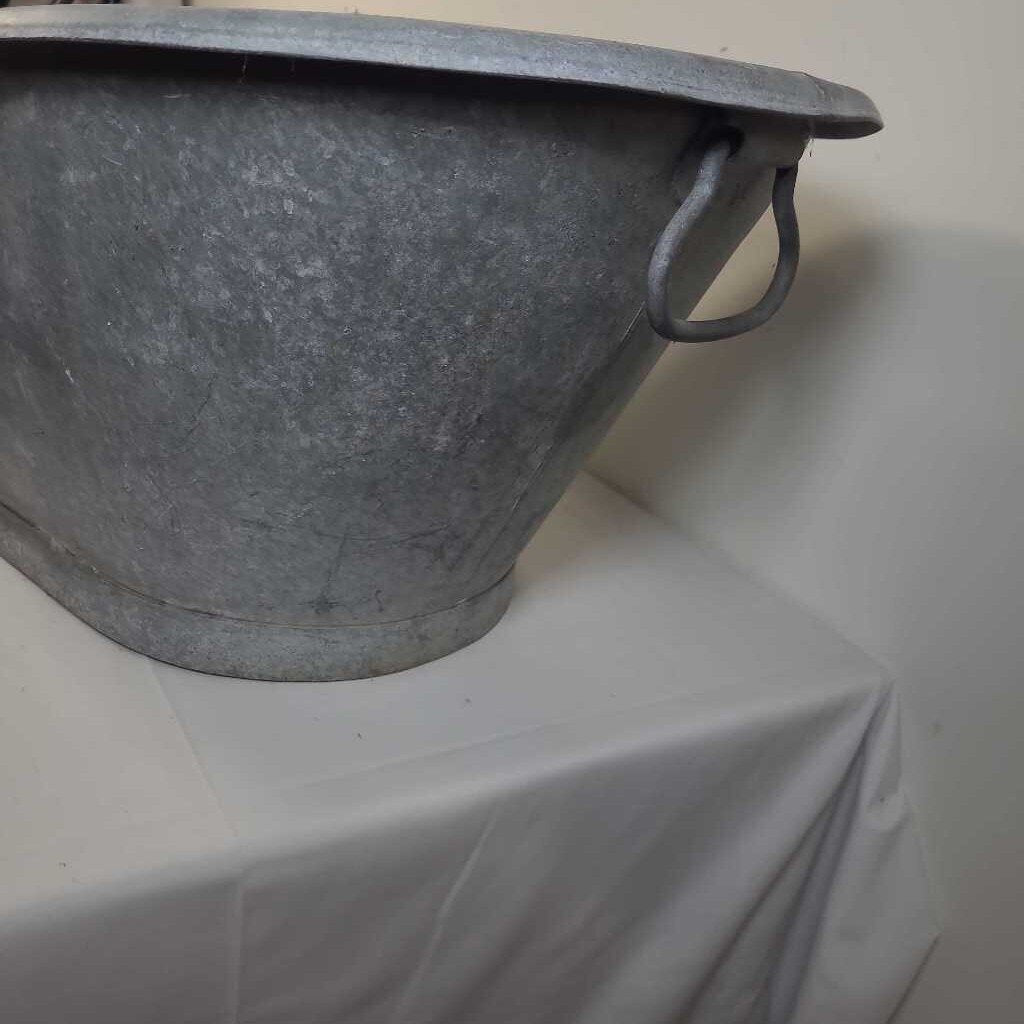 VTG GALVANISED ENCHANTING BABY BATH