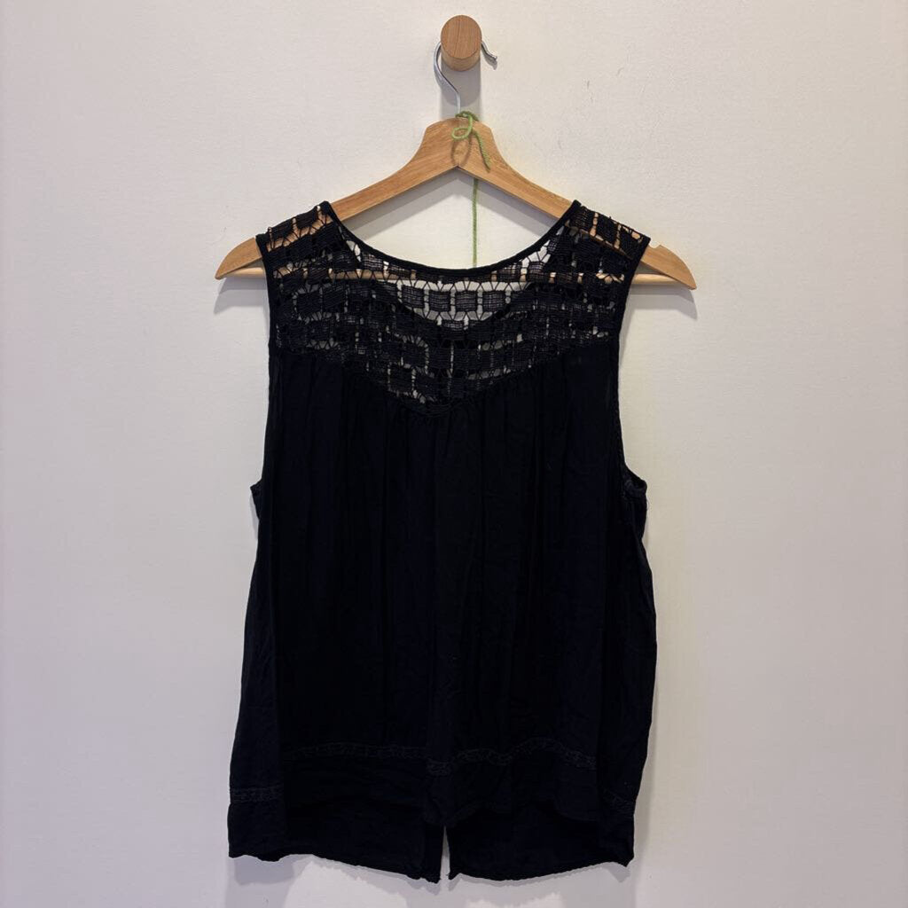 OLD NAVY BLACK TOP WITH LACE