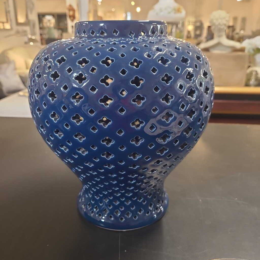 BLUE CERAMIC MING CROSS VASE