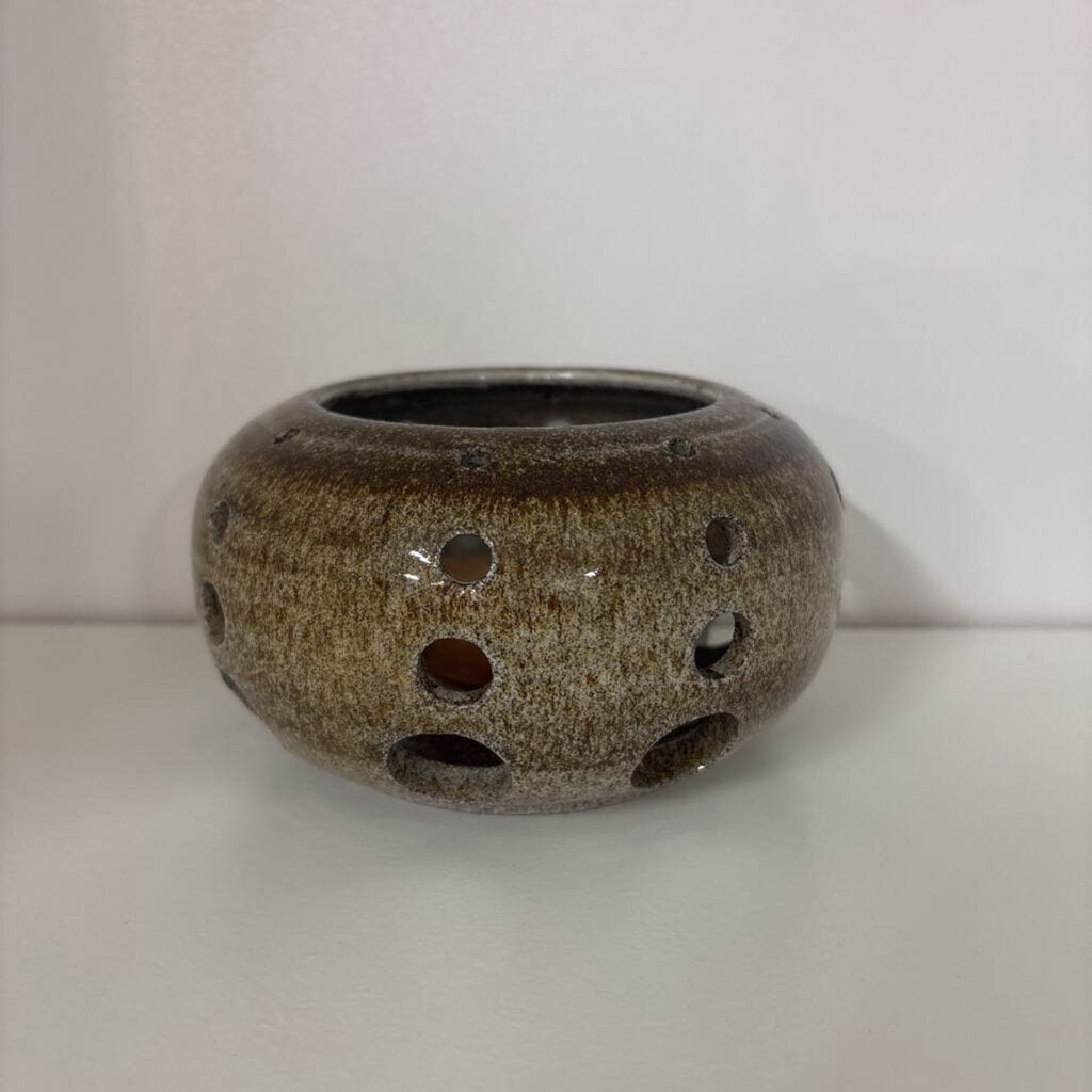 CANDLE HOLDER