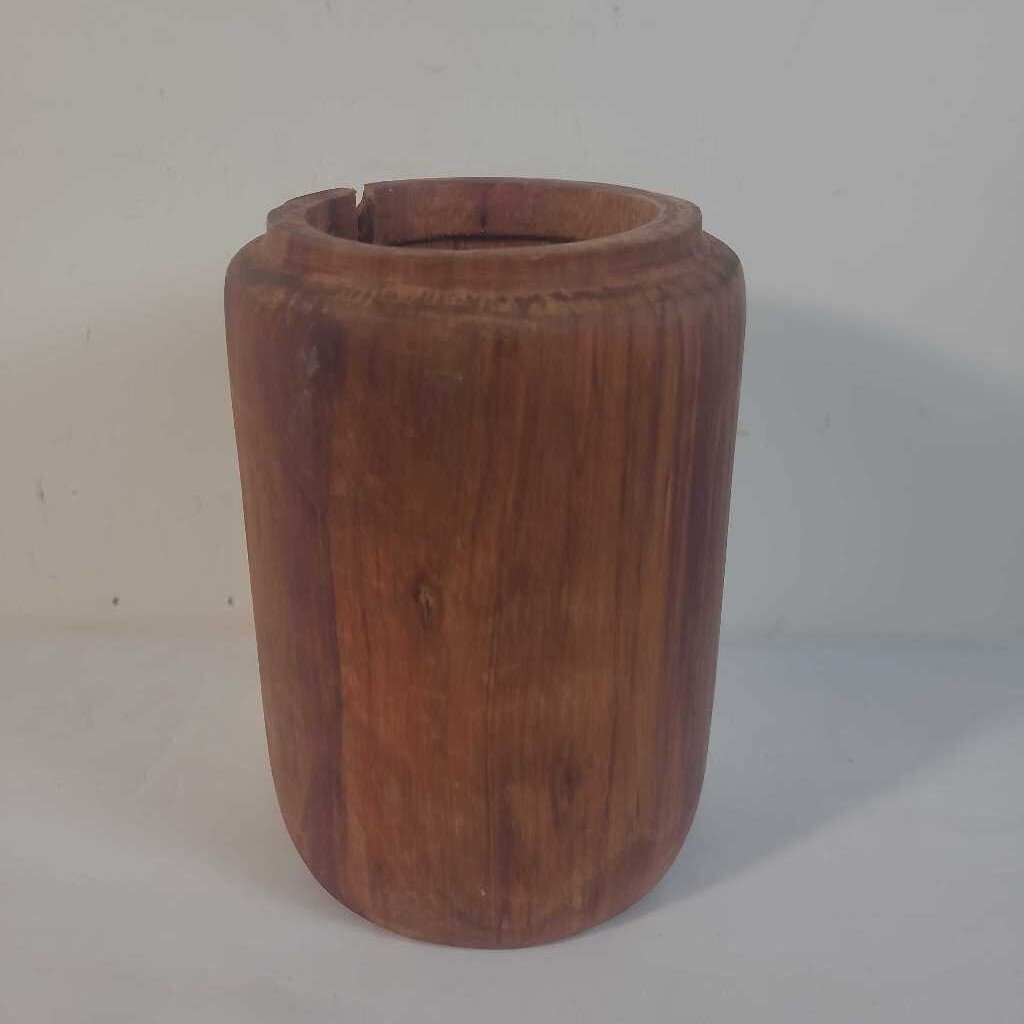 WOOD VASE(crack noted)