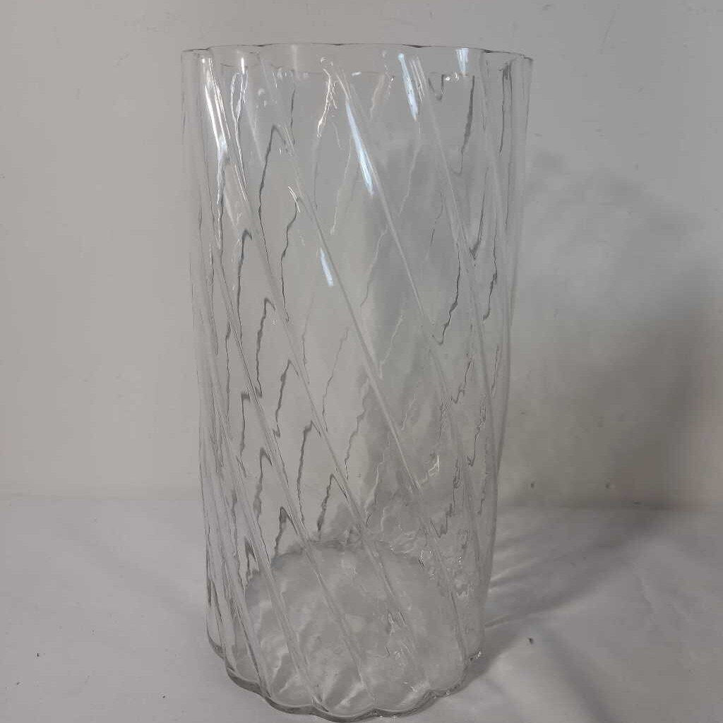 TWISTED GLASS VASE