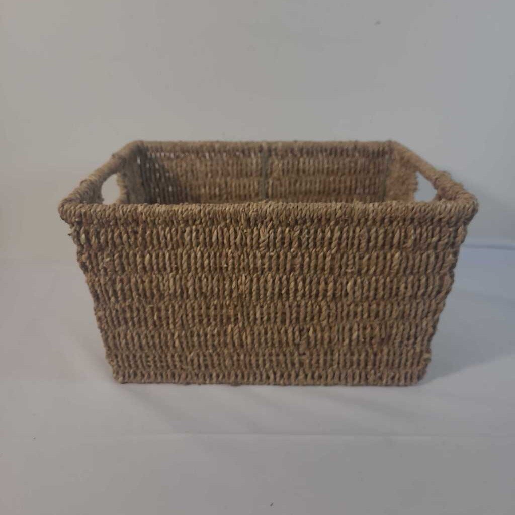 RECTANGULAR WOVEN BASKET W/ HANDLE