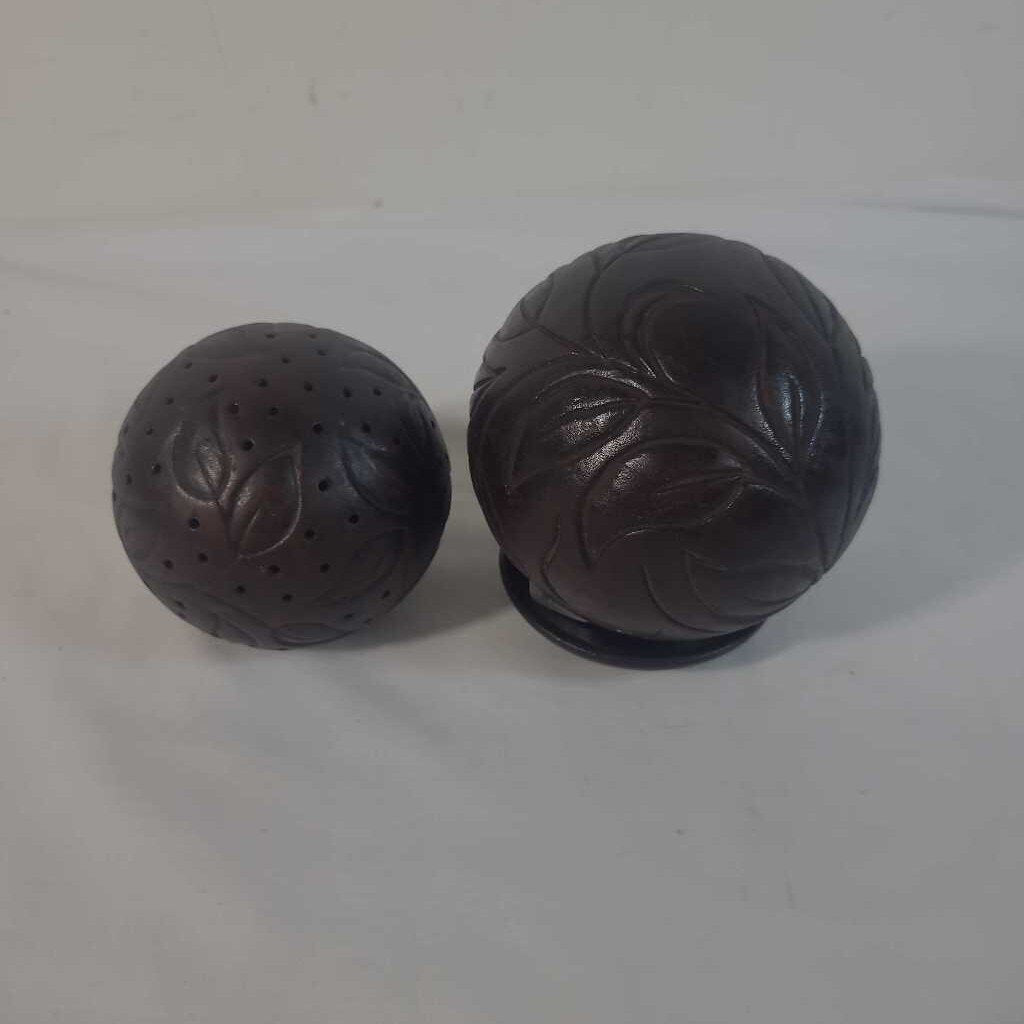 PR PARTYLITE WOOD SENT BALLS