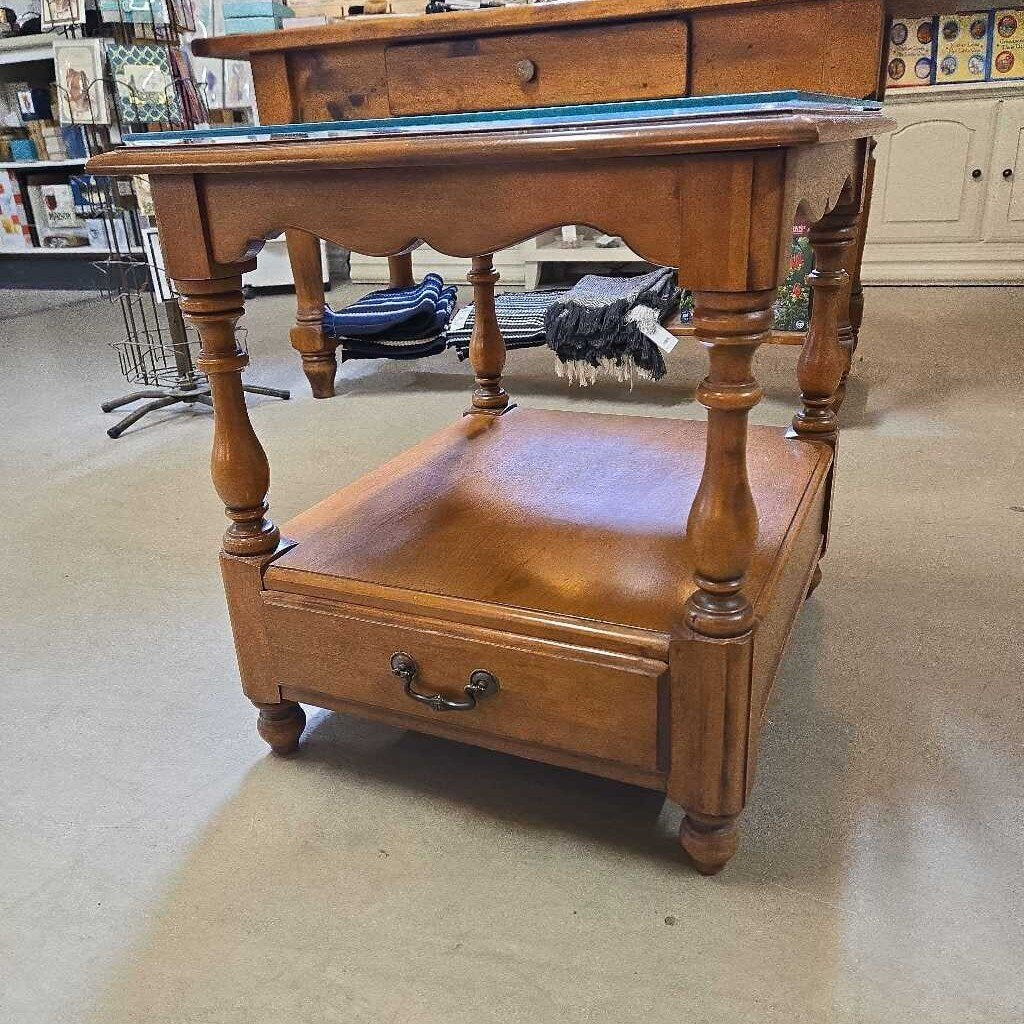 KROEHLER END TABLE W/DRAWER