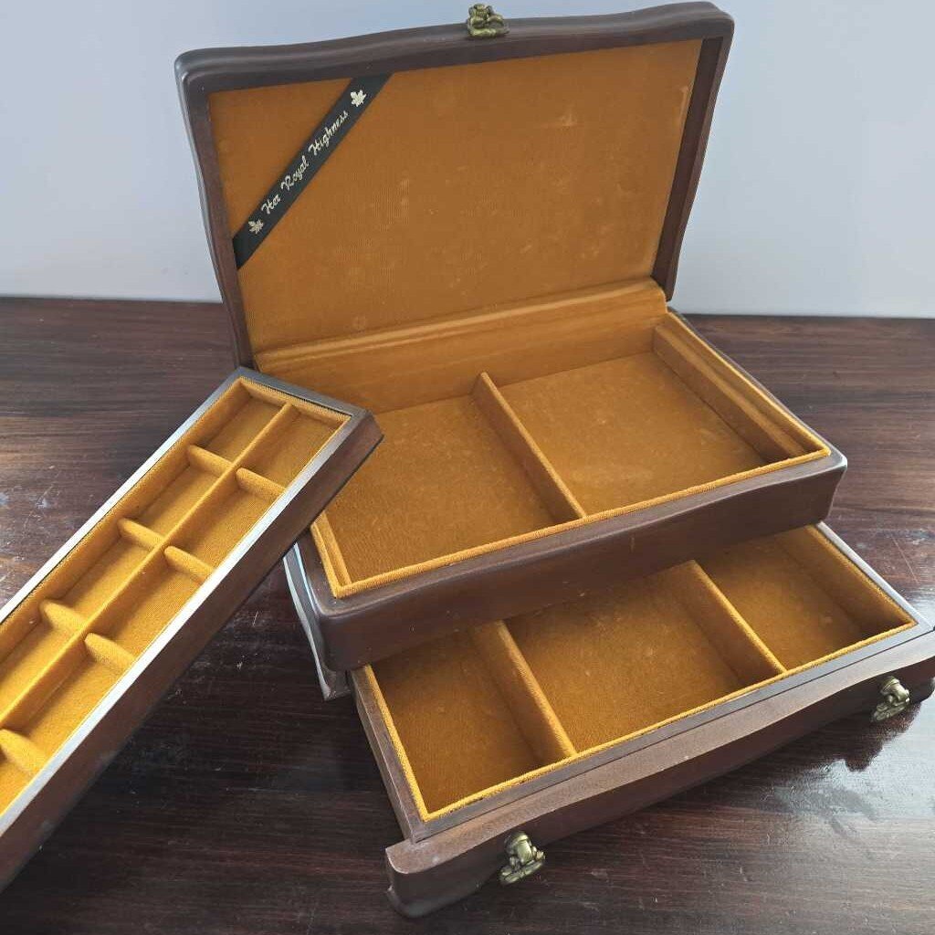 JASCO Her Majesty Emerald Lined Jewel Chest