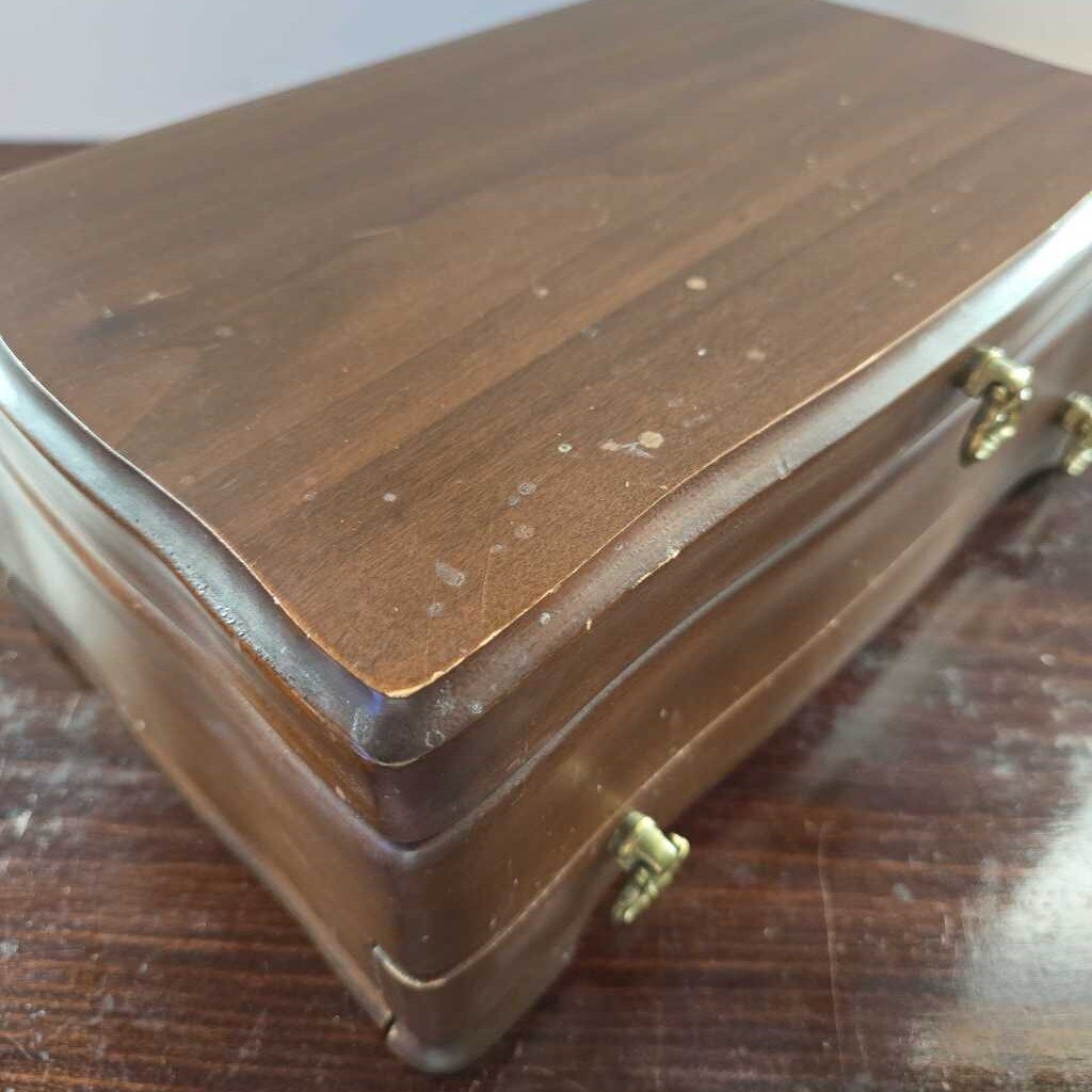 JASCO Her Royal Highness Gold Lined Jewel Box