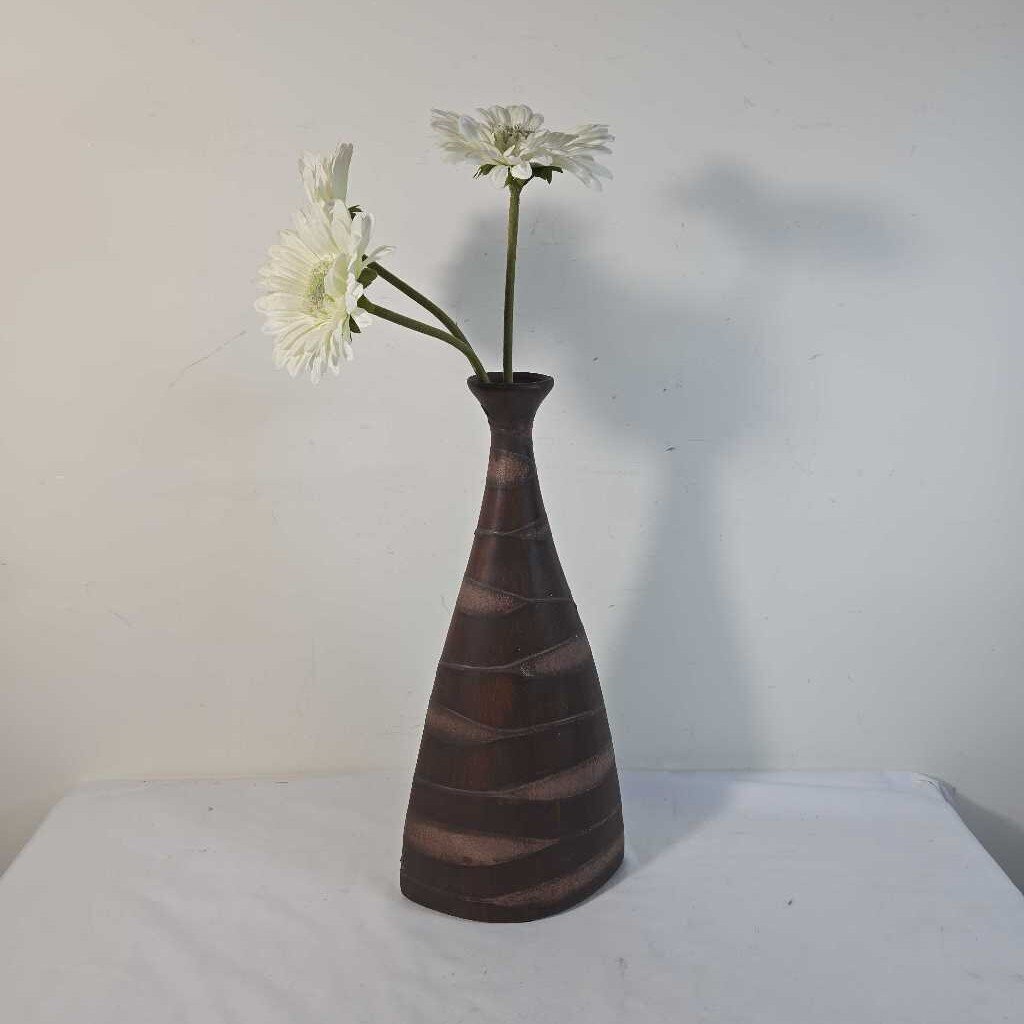BROWN VASE W/3 DAISY PICKS