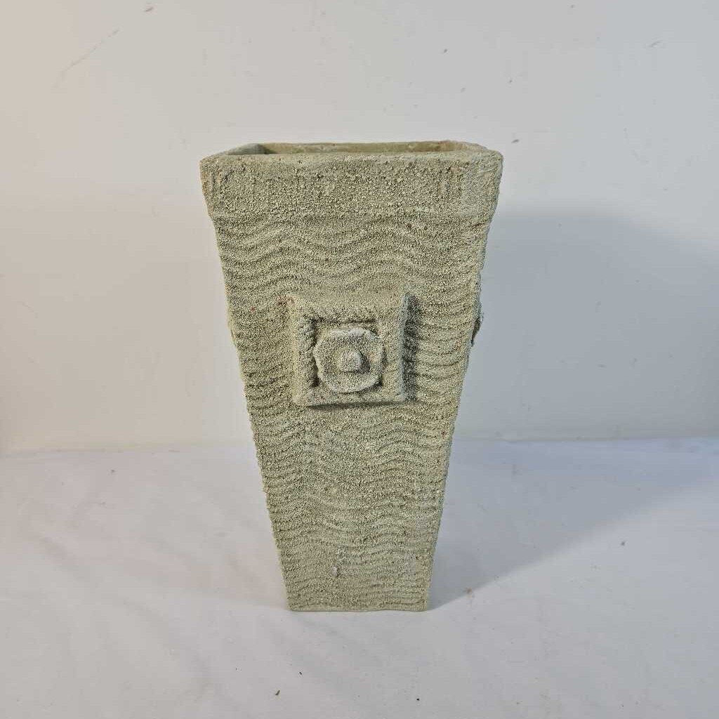 TEXTURED VASE/PLANTER