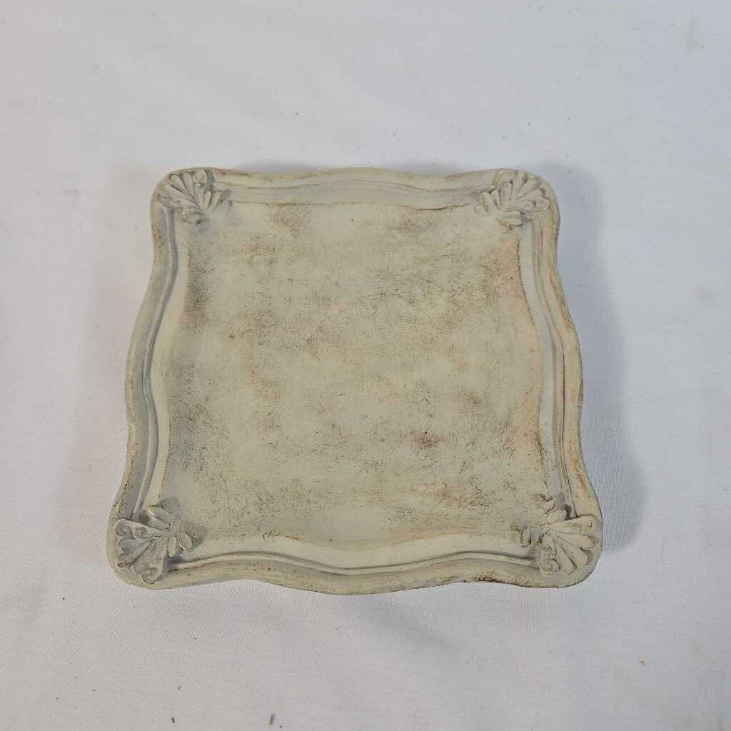 RESIN TRAY
