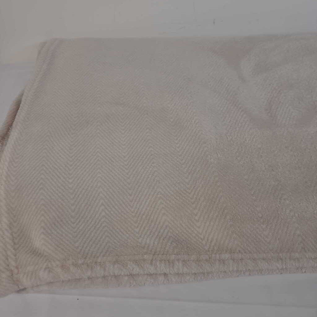HERRINGBONE BLANKET