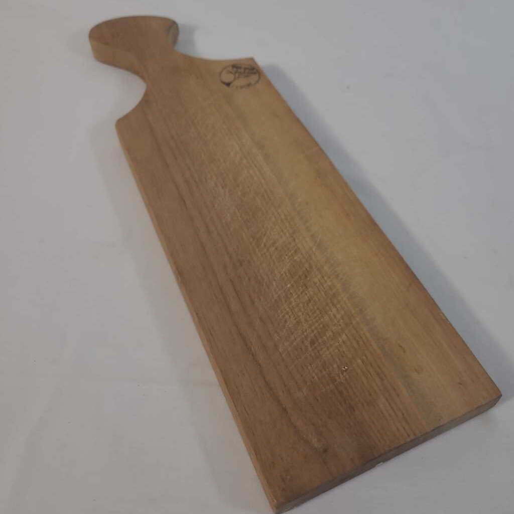 WOOD CUTTING BOARD