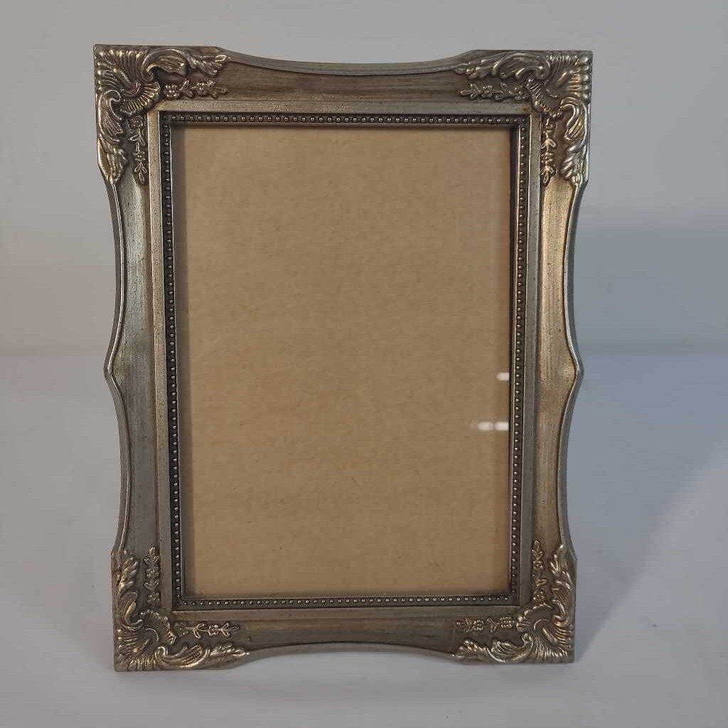 GOLD PICTURE FRAME