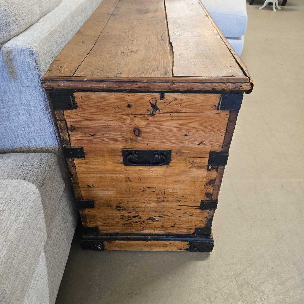 ANTIQUE PINE CHEST