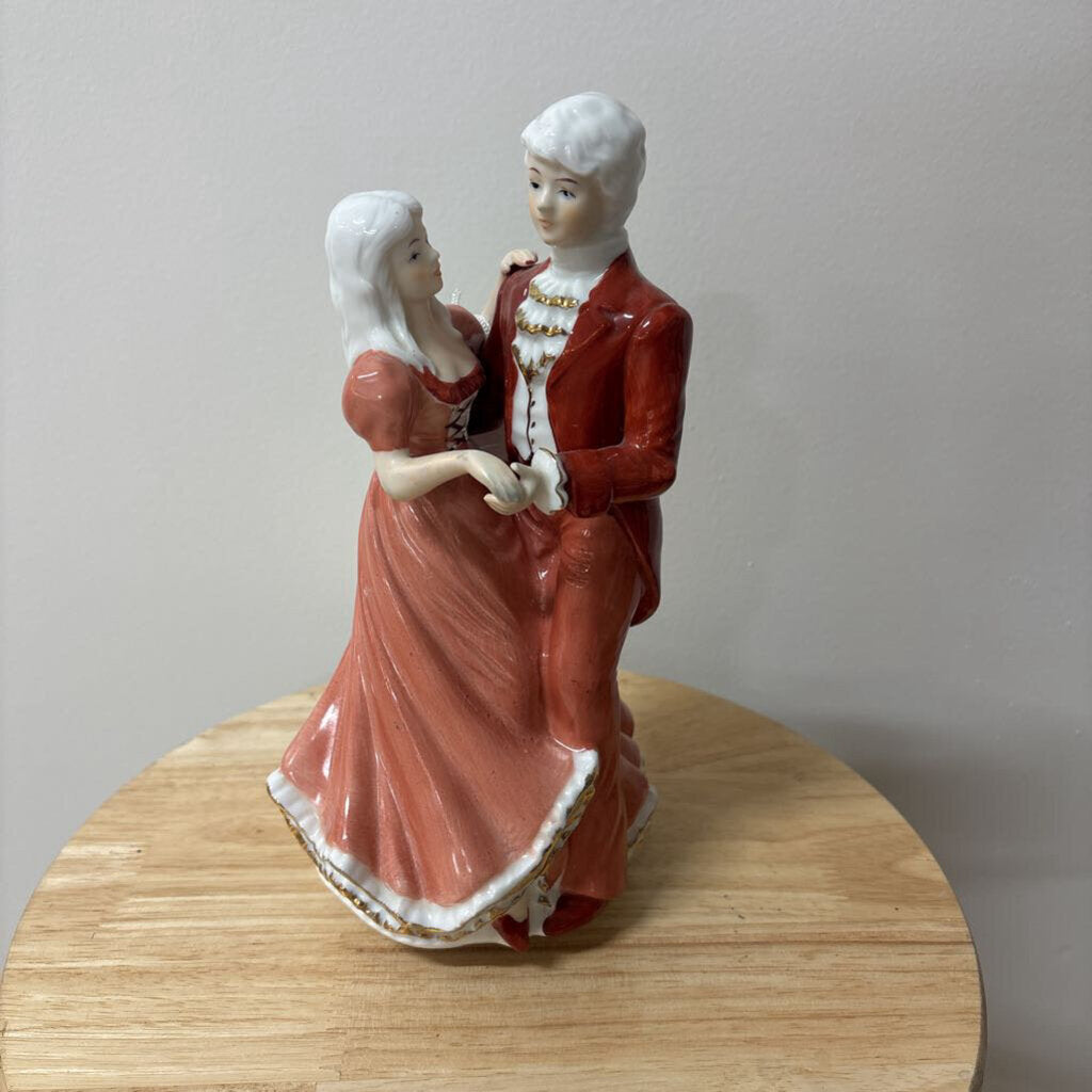 CERAMIC "TAUPE D' AMAUR" DANCING COUPLE MUSIC BOX
