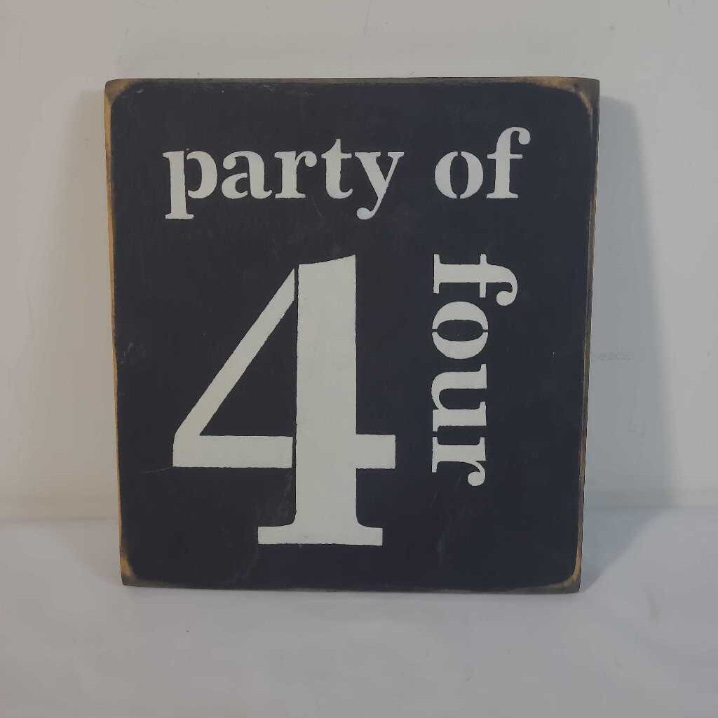 PARTY OF FOUR WALL DECOR