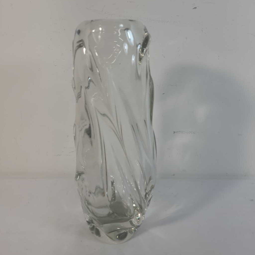 TWISTED GLASS VASE