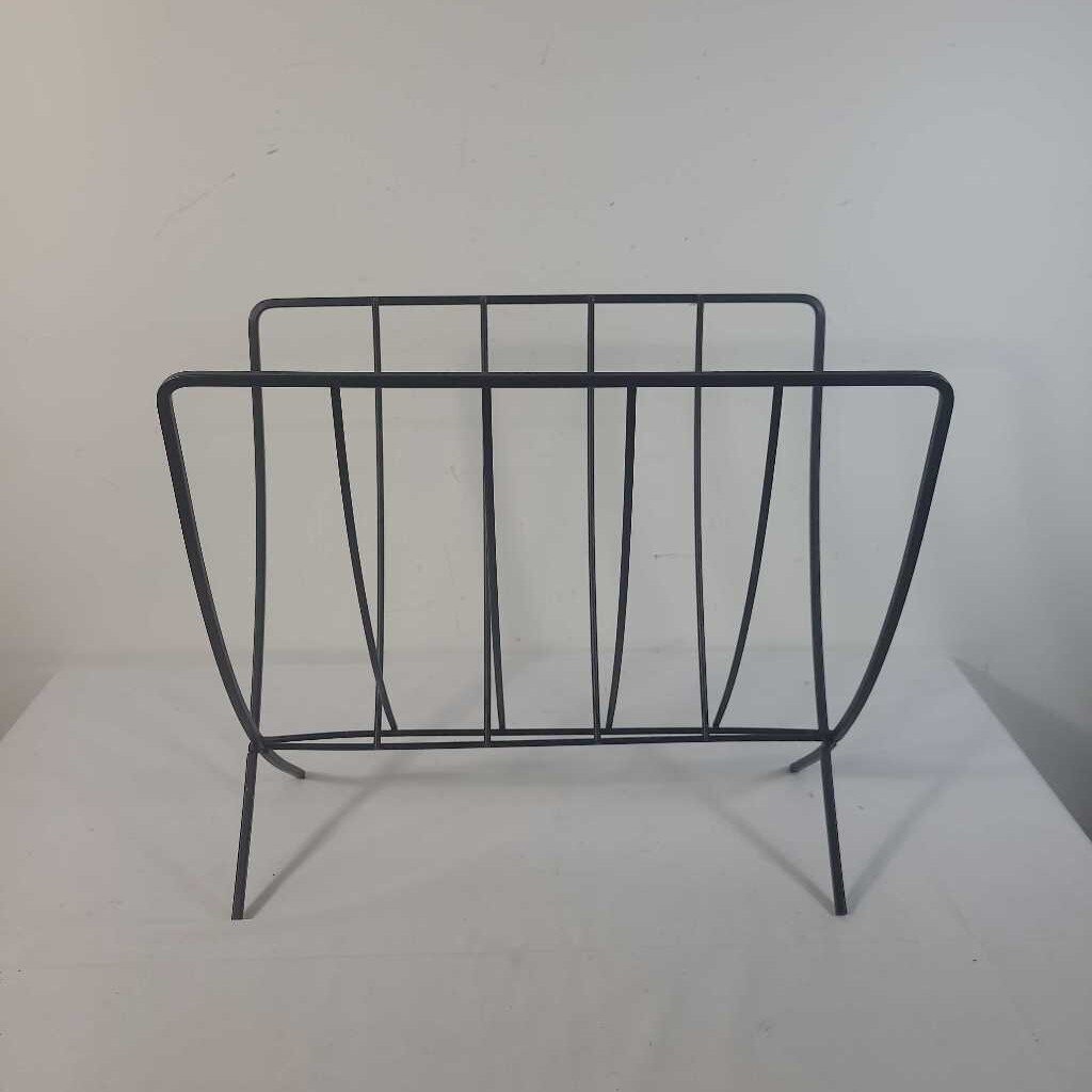 FOLDING BLACK METAL MAGAZINE HOLDER