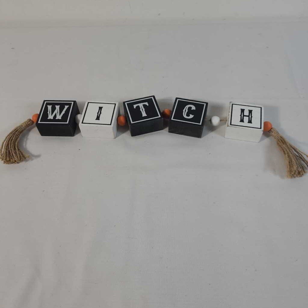 WITCH GARLAND