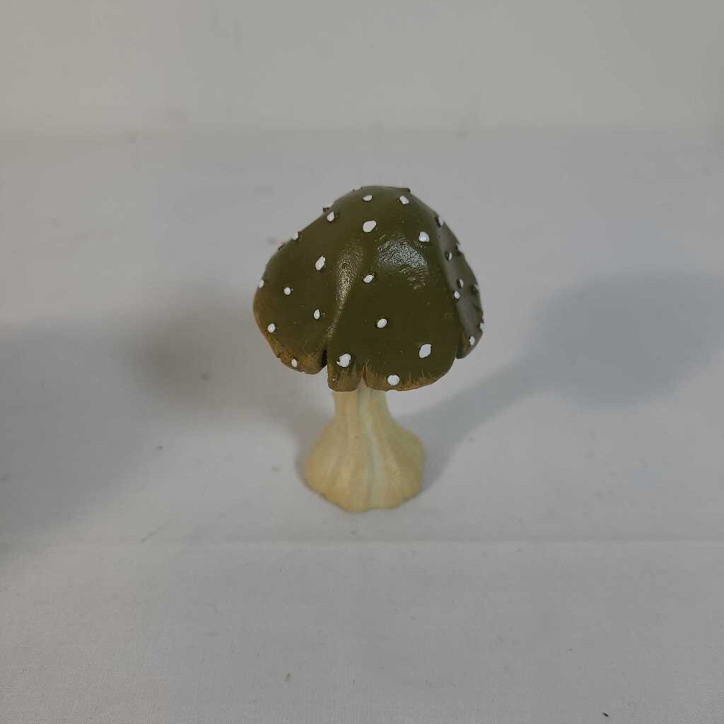 SM GREEN MUSHROOM