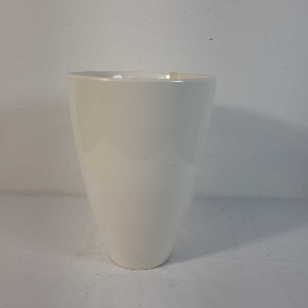 CREAM CERAMIC POT