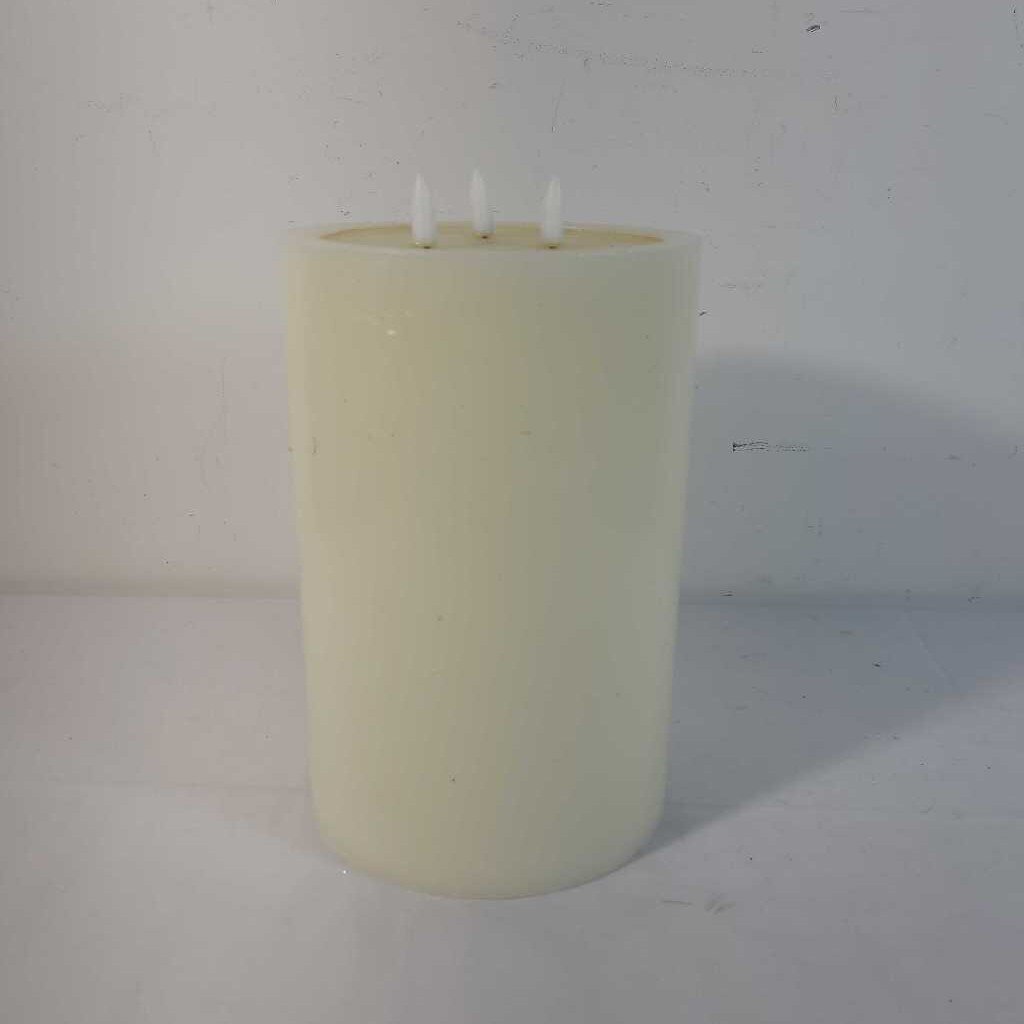 3 WICK FAUX CANDLE