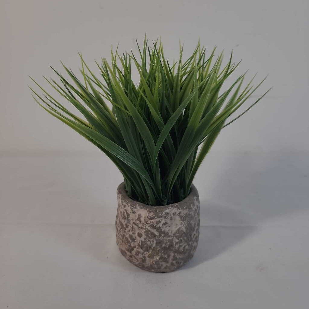 FAUX GRASS IN CEMENT POT