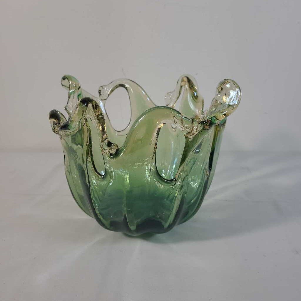 GREEN/YELLOW BLOWN GLASS VASE