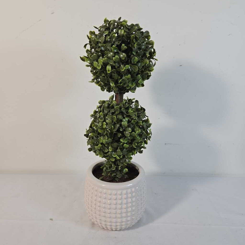 TOPIARY TREE IN CERAMIC POT