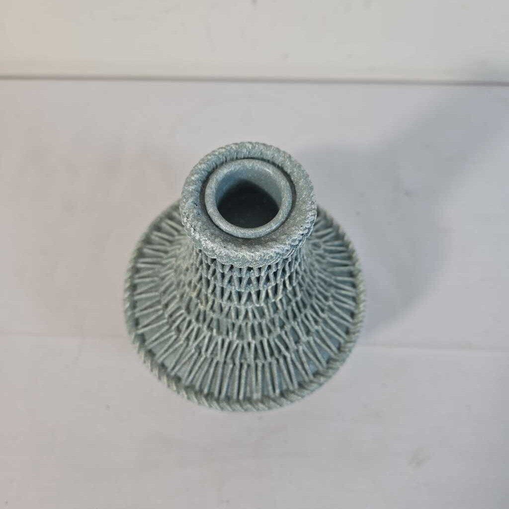 TEXTURED CANDLE HOLDER