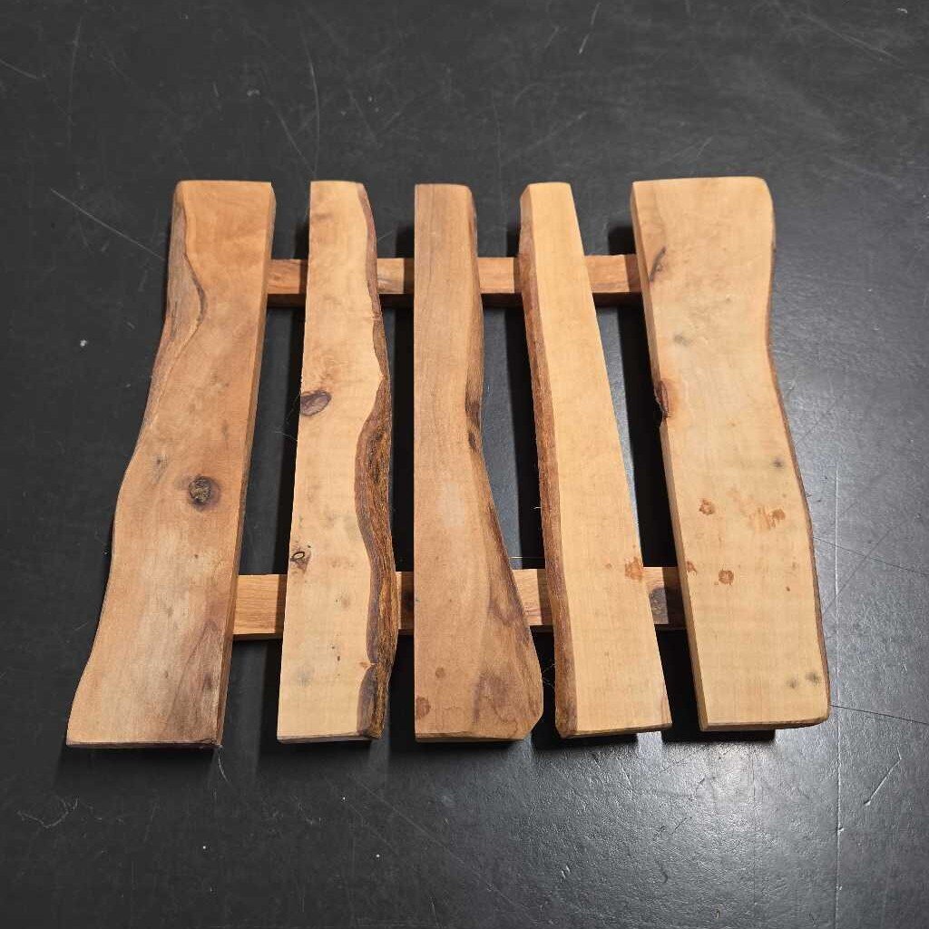 WOOD SLAT RISER
