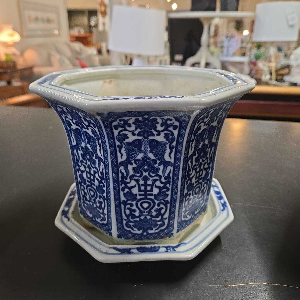 BLUE & WHITE PLANTER W/SAUCER