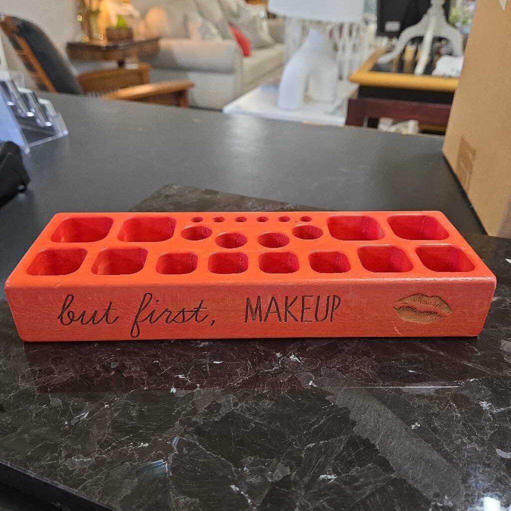 ORANGE WOODEN MAKEUP HOLDER