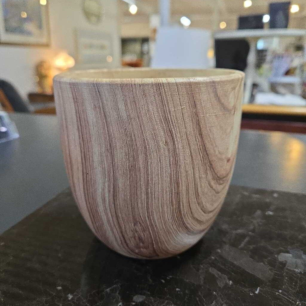FAUX WOOD GRAIN PLANT POT